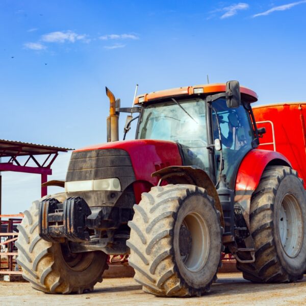 Addetto alla conduzione di trattori agricoli o forestali - trattori a ruote